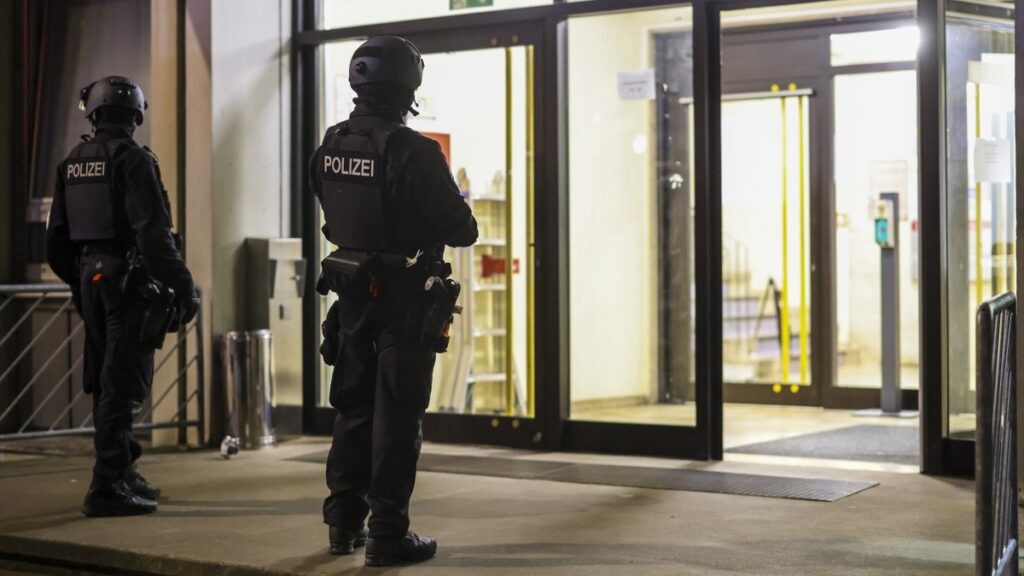 Un sirio se entrega como presunto autor del atentado con cuchillo en Solingen (Alemania) e ingresa en prisión