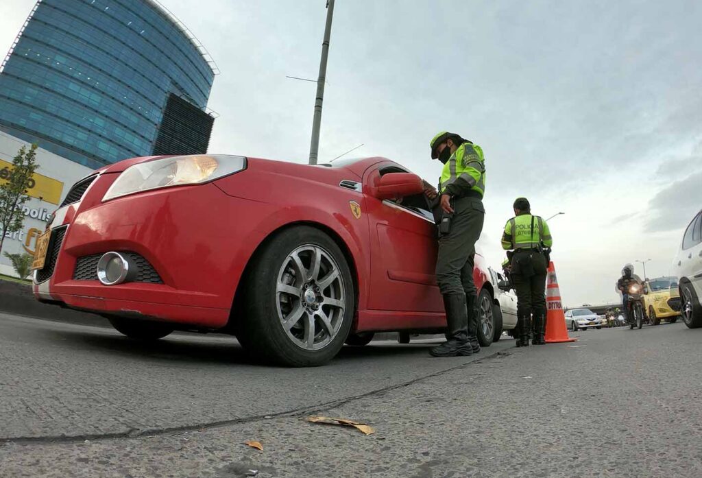 Definen los vehículos que pueden prestar servicio de transporte en Colombia