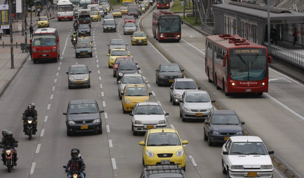 Pilas: Tarifas y requisitos para hacer el traspaso de un vehículo en Bogotá