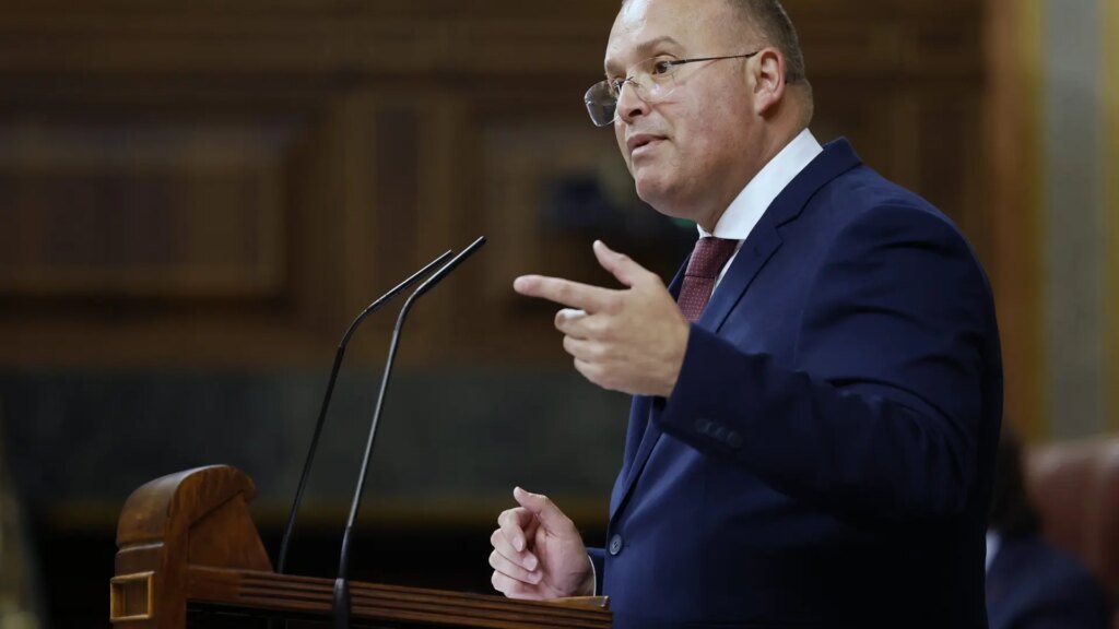 El PP respalda regularizar a migrantes que trabajan en España y expulsar a quienes «vengan a delinquir»