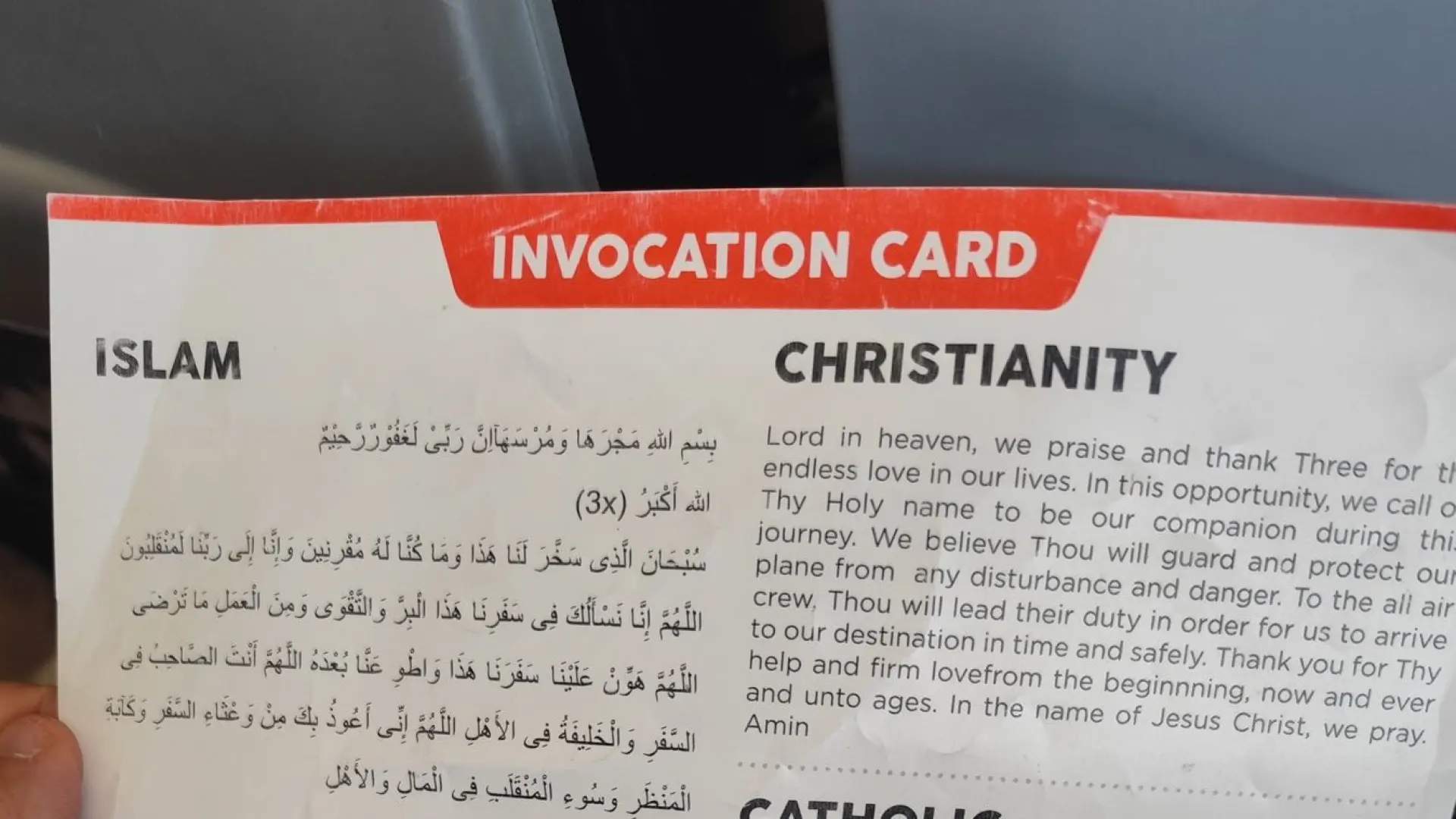 El desconcertante panfleto de una aerolínea asiática para actuar en caso de accidente: «Da mucha tranquilidad»
