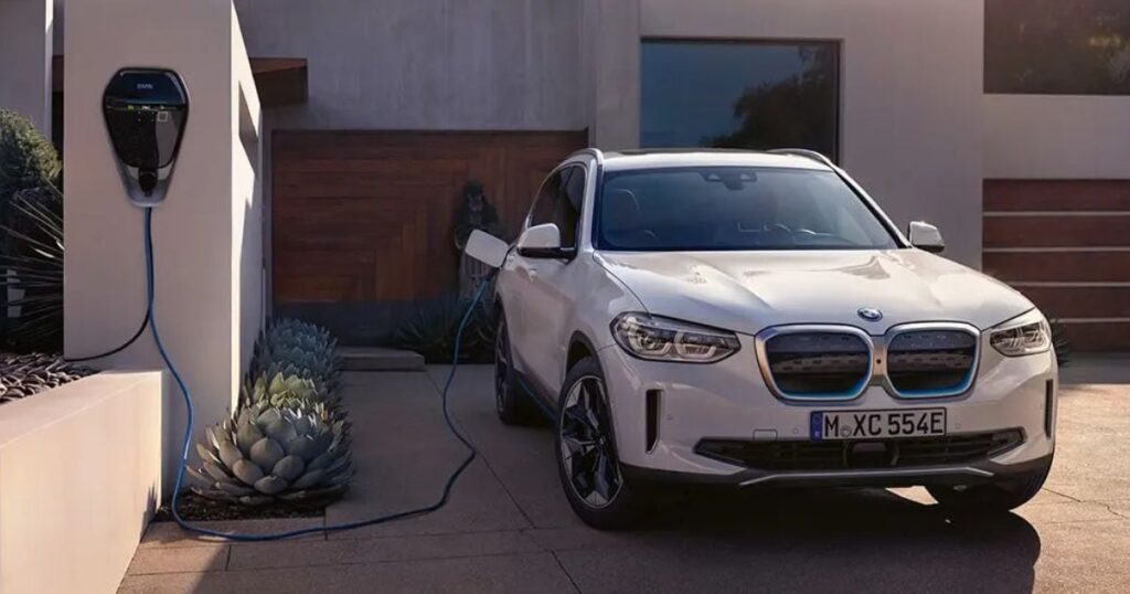 La camioneta eléctricA de BMW que se metió en la pelea de los más vendidos en agosto