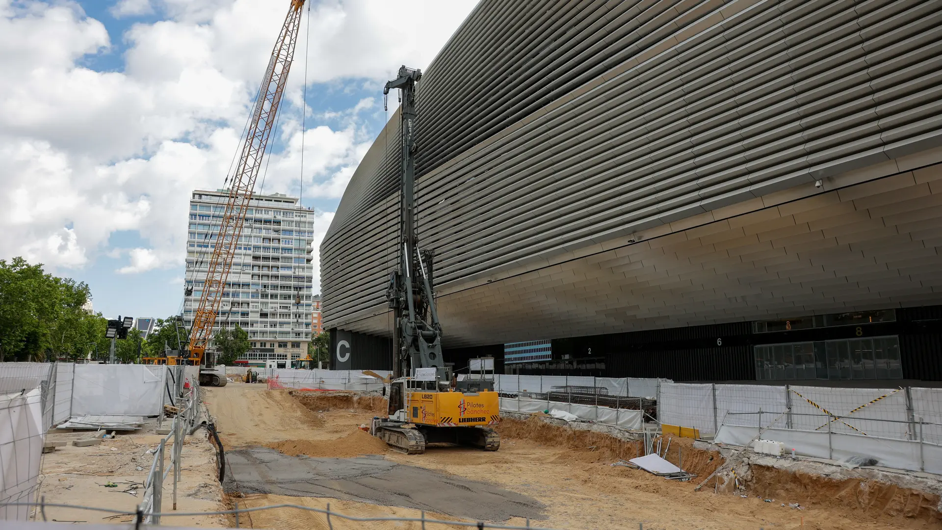 La justicia ordena paralizar temporalmente las obras del aparcamiento del Bernabéu