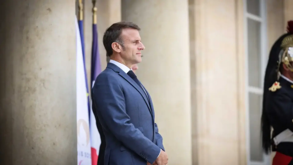 Macron nombra un Gobierno orientado a la derecha dos meses y medio después de las elecciones