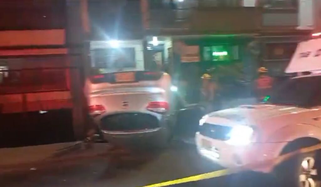Trancón en Chapinero: volcamiento afecta movilidad en Bogotá