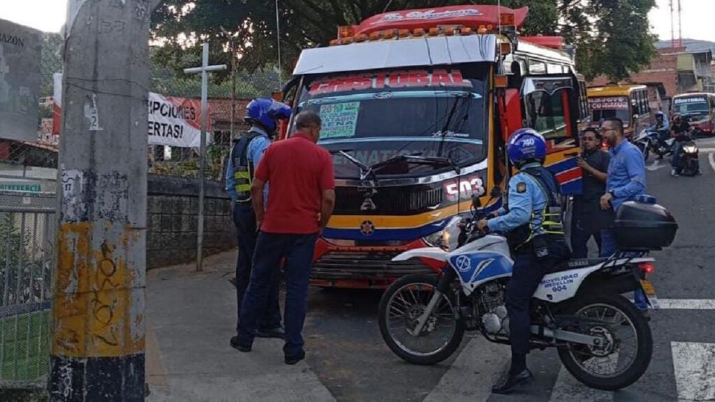Detectaron uno de los buses implicados en carreras ilegales en Medellín Detectaron uno de los buses implicados en carreras ilegales en Medellín