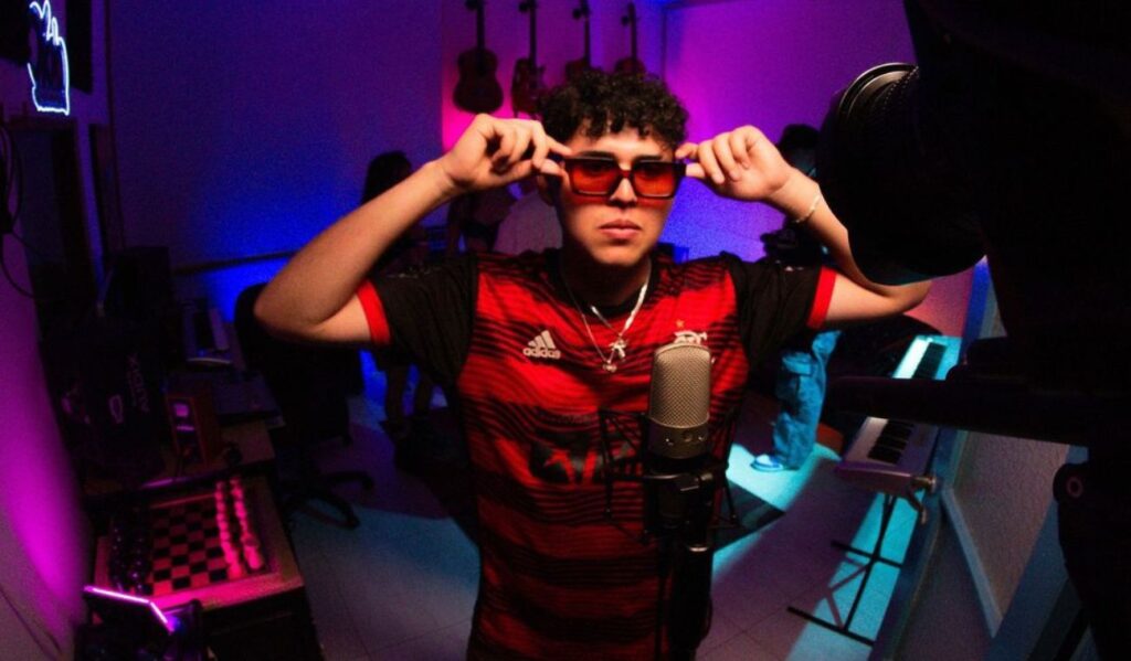 Ángel Leonardo, el cantante bogotano que es promesa en el género urbano