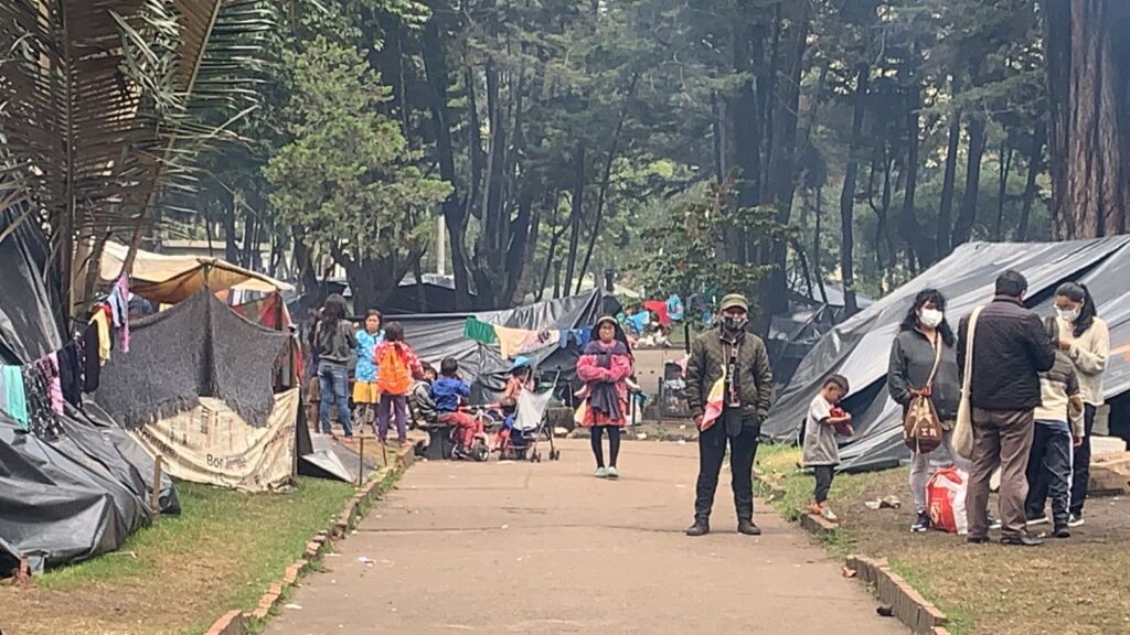 Denuncian a comunidad indígena re retuvo a funcionarios públicos de Bogotá Denuncian a comunidad indígena re retuvo a funcionarios públicos de Bogotá
