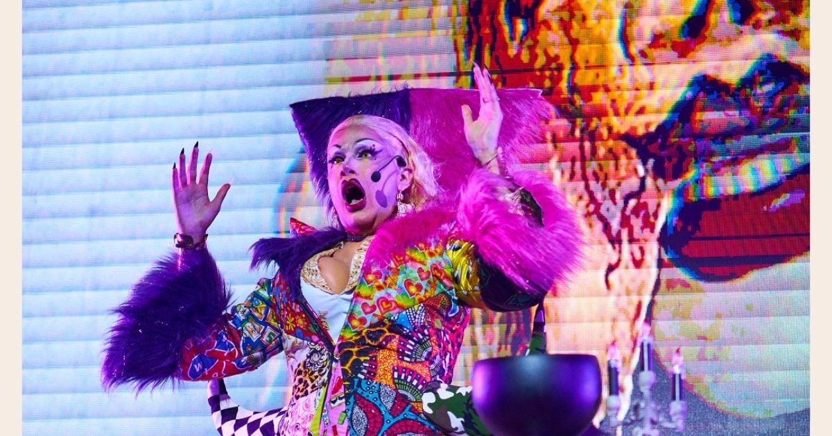 escenario de una competencia que celebra la cultura drag de Colombia