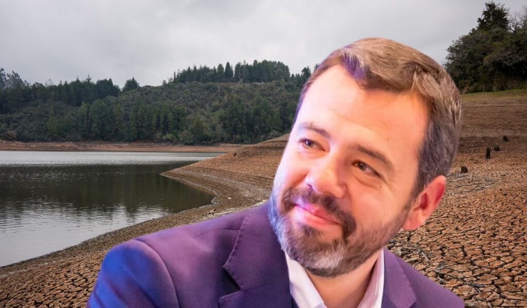 Galán sorprende con propuesta para sacar agua del suelo Galán sorprende con propuesta para sacar agua del suelo