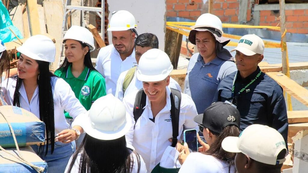 Gremios en Antioquia celebran entrega de tramo del Túnel del Toyo Gremios en Antioquia celebran entrega de tramo del Túnel del Toyo