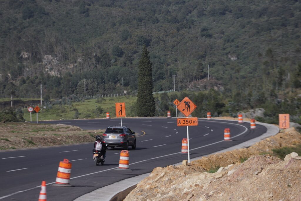 Cierran vía clave en Cundinamarca para que ciudadanos monten bicicleta