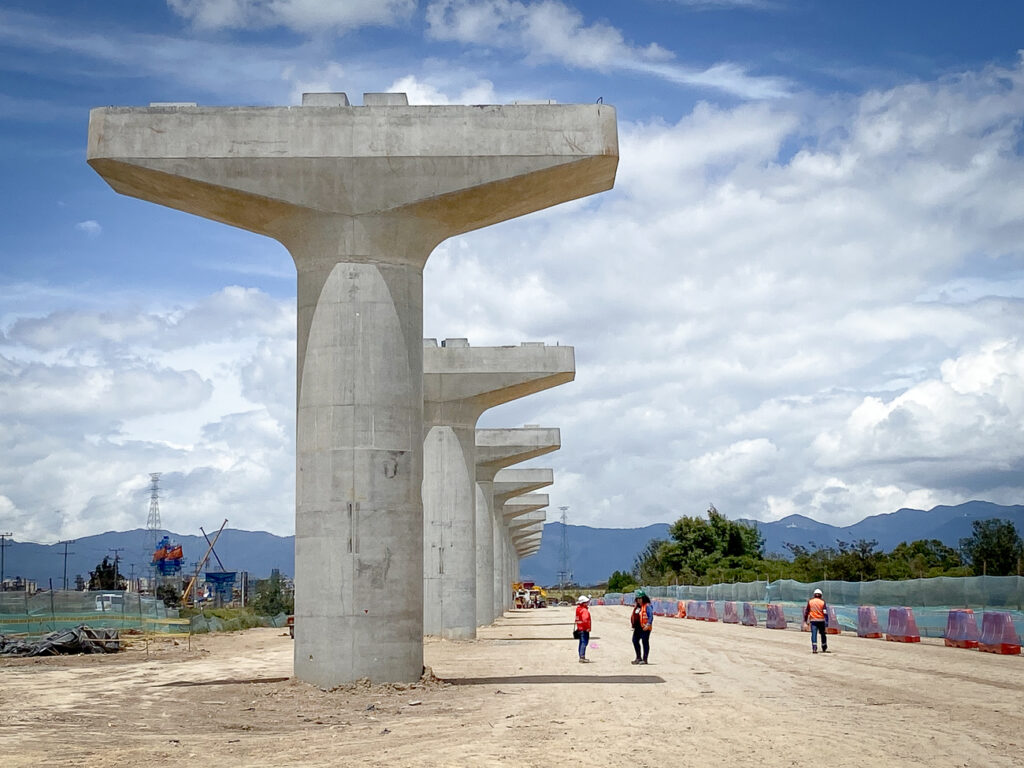 A buscar rutas alternas: Por obras cerrarán vías de la 1 de Mayo
