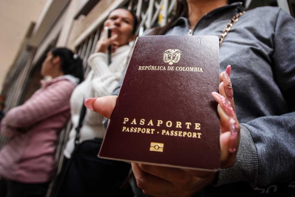 ¿Cuánto costaría el pasaporte colombiano desde octubre? Revelan tarifas ¿Cuánto costaría el pasaporte colombiano desde octubre? Revelan tarifas