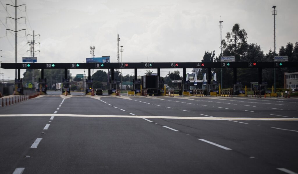 Algunos peajes serán más baratos y muchos conductores aplican al beneficio