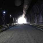 Expresidente Uribe propone una asociación para Túnel del Toyo