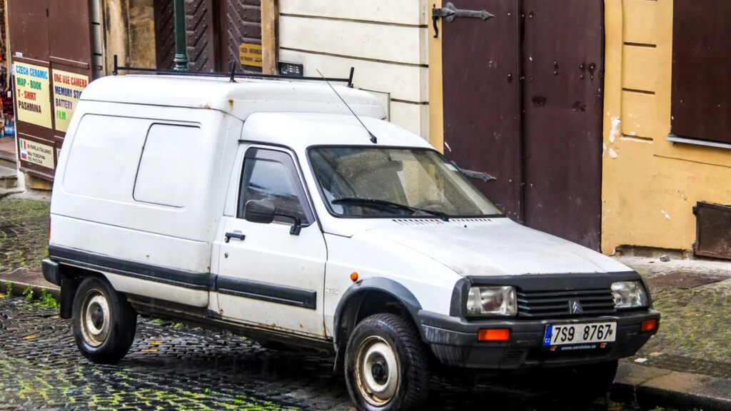 ¿Por qué la Citroën C 15 está considerada como el vehículo indestructible? El mecánico de la ITV da las claves ¿Por qué la Citroën C 15 está considerada como el vehículo indestructible? El mecánico de la ITV da las claves