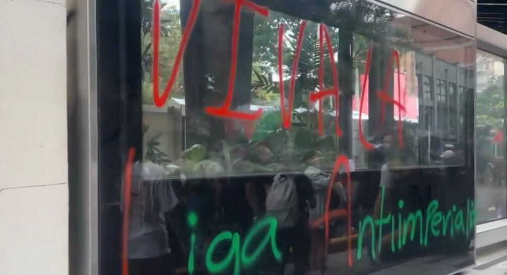 Estaciones del Metroplús vandalizadas dejaron las marchas en Medellín Estaciones del Metroplús vandalizadas dejaron las marchas en Medellín