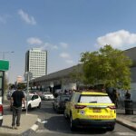Al menos una muerta y una decena de heridos en un ataque a cuchillo en una estación de bus de Israel en vísperas del 7-O