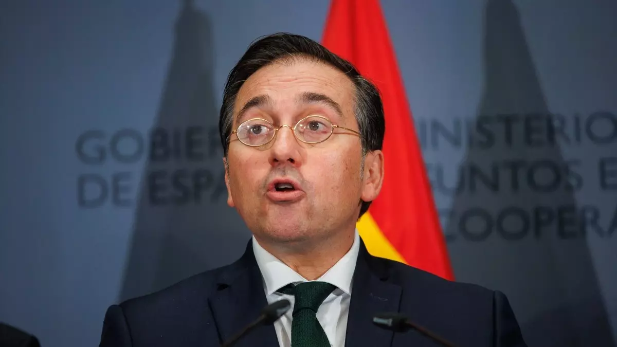 Albares sigue a Francia y convoca al representante de Israel en España por los ataques a la ONU en Líbano