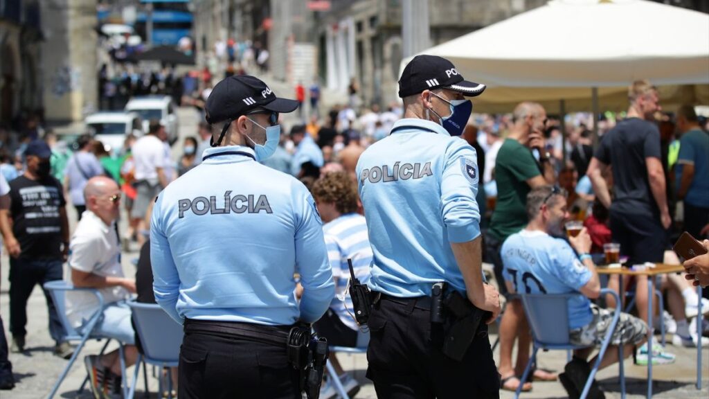 Detienen en Lisboa a tres hombres que explotaban sexualmente a mujeres con ayuda de la policía Detienen en Lisboa a tres hombres que explotaban sexualmente a mujeres con ayuda de la policía