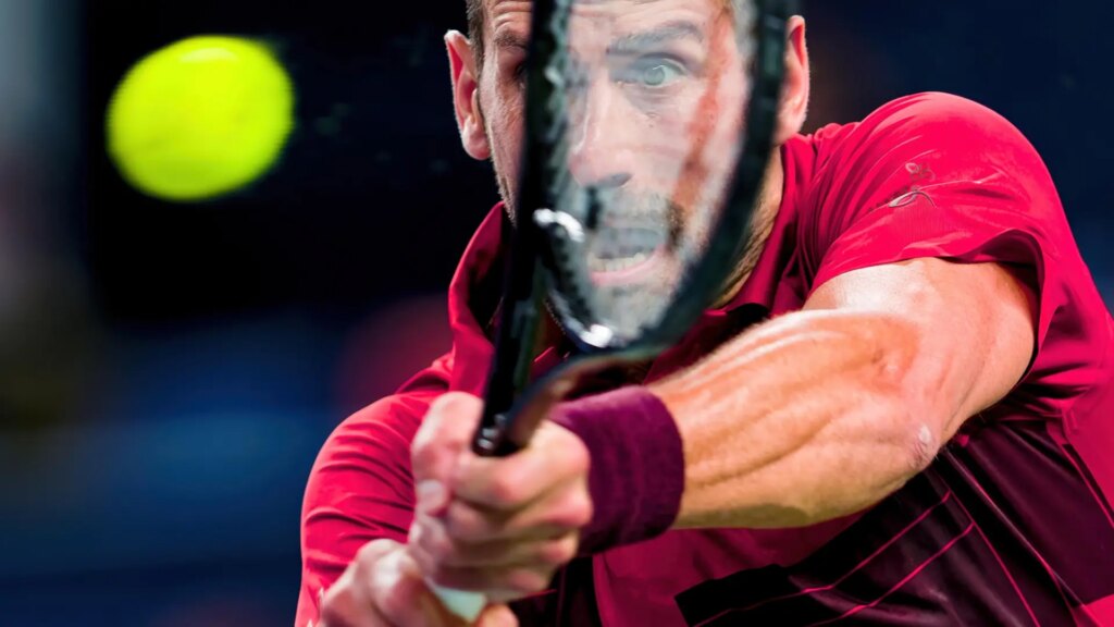 Djokovic gana a Fritz pese a sus problemas de rodilla y buscará su trofeo número 100 en la final de Shanghái ante Sinner Djokovic gana a Fritz pese a sus problemas de rodilla y buscará su trofeo número 100 en la final de Shanghái ante Sinner