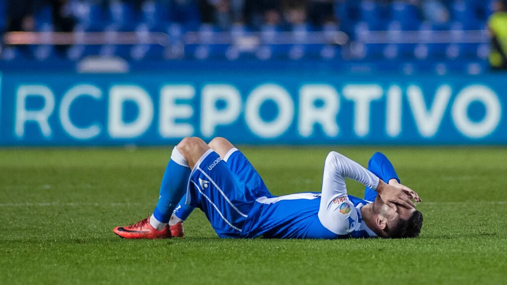 El Eldense denuncia un robo en el vestuario de Riazor durante el partido… y el Deportivo de La Coruña lo niega El Eldense denuncia un robo en el vestuario de Riazor durante el partido… y el Deportivo de La Coruña lo niega