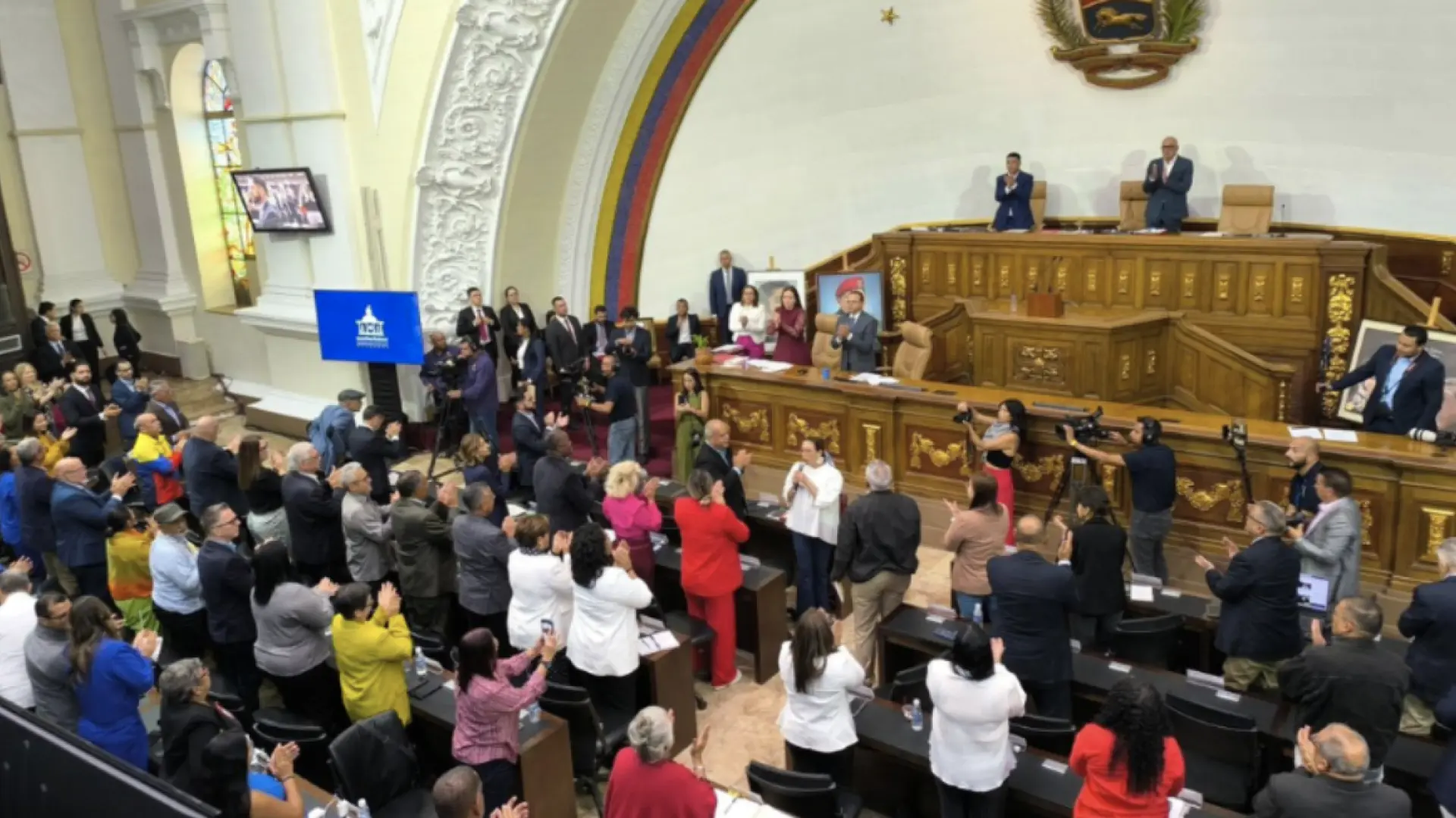 El Parlamento de Venezuela exhorta al Gobierno de España a abolir la monarquía