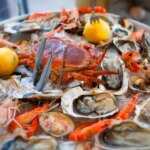 El buffet con marisco ilimitado que se ubica en un barrio pesquero a un paso de Barcelona El buffet con marisco ilimitado que se ubica en un barrio pesquero a un paso de Barcelona