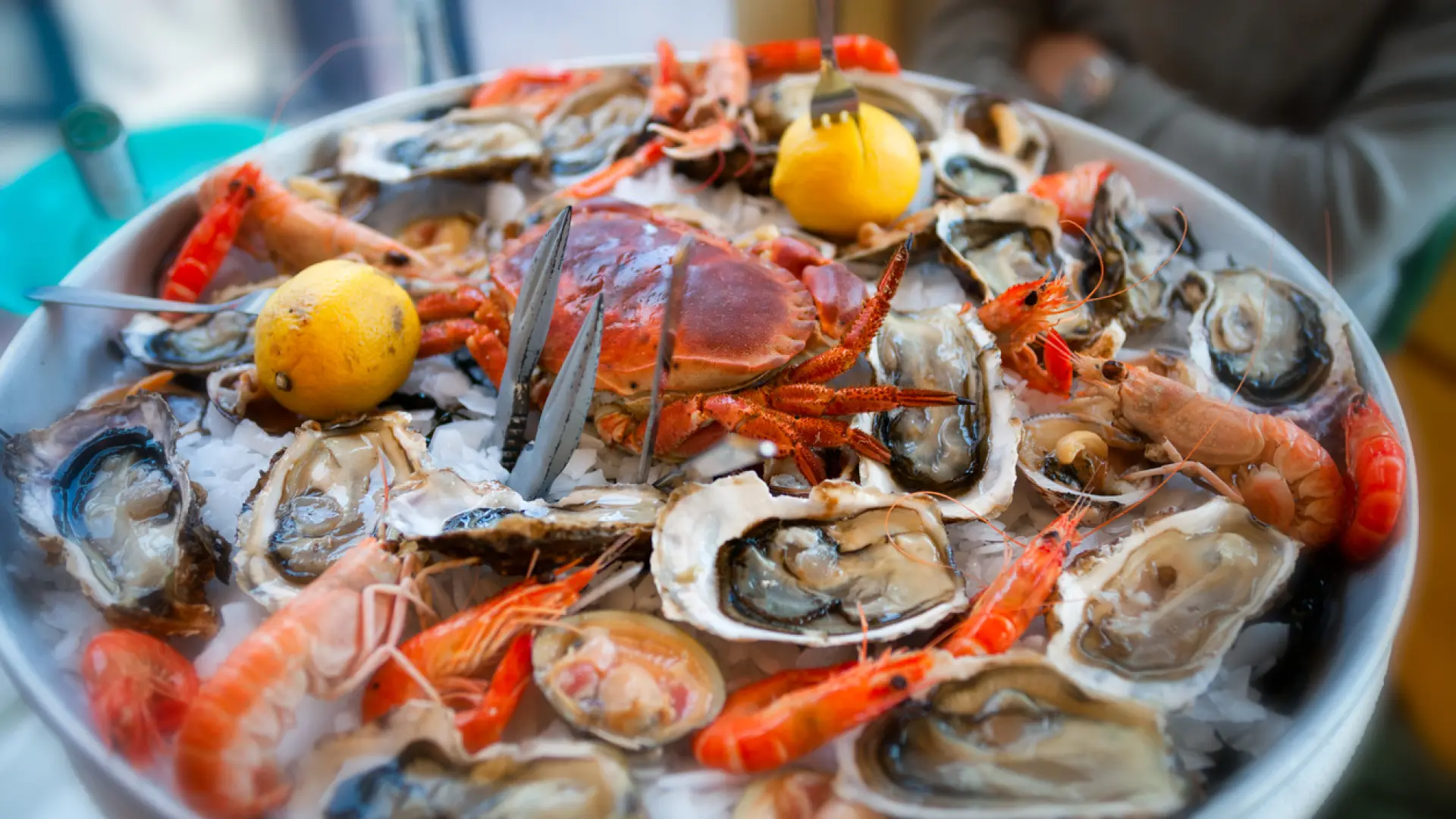 El buffet con marisco ilimitado que se ubica en un barrio pesquero a un paso de Barcelona El buffet con marisco ilimitado que se ubica en un barrio pesquero a un paso de Barcelona