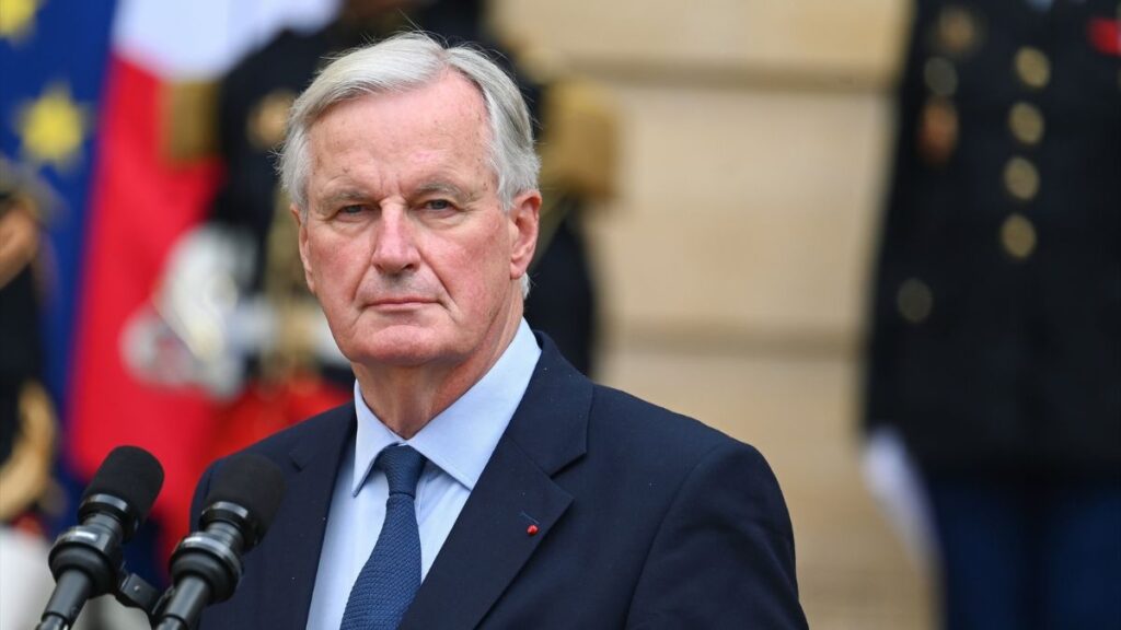 El gobierno de Barnier supera su primera moción de censura gracias a la ultraderecha