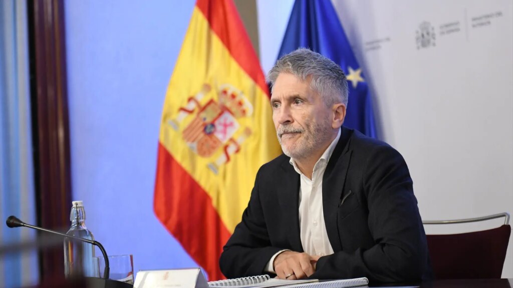 Interior advierte de que las alertas al móvil de los ciudadanos por la DANA eran responsabilidad del Consell valenciano Interior advierte de que las alertas al móvil de los ciudadanos por la DANA eran responsabilidad del Consell valenciano