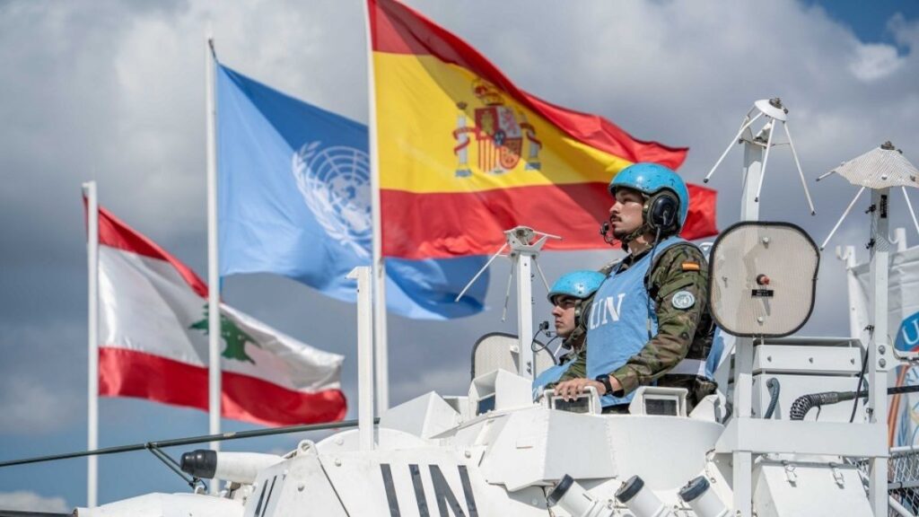 Israel bombardea una posición de la ONU en Líbano y hiere a dos militares Israel bombardea una posición de la ONU en Líbano y hiere a dos militares