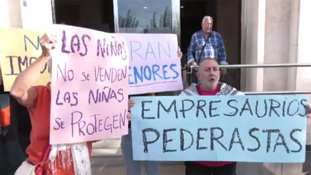 La Audiencia de Murcia suspende las penas de prisión para todos los empresarios condenados por prostitución de menores La Audiencia de Murcia suspende las penas de prisión para todos los empresarios condenados por prostitución de menores