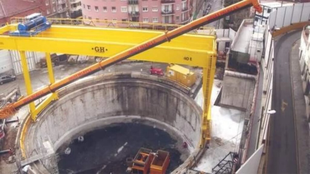 La Generalitat retoma 13 años después las obras de la futura estación de Sanllehy de la L9 en Barcelona La Generalitat retoma 13 años después las obras de la futura estación de Sanllehy de la L9 en Barcelona