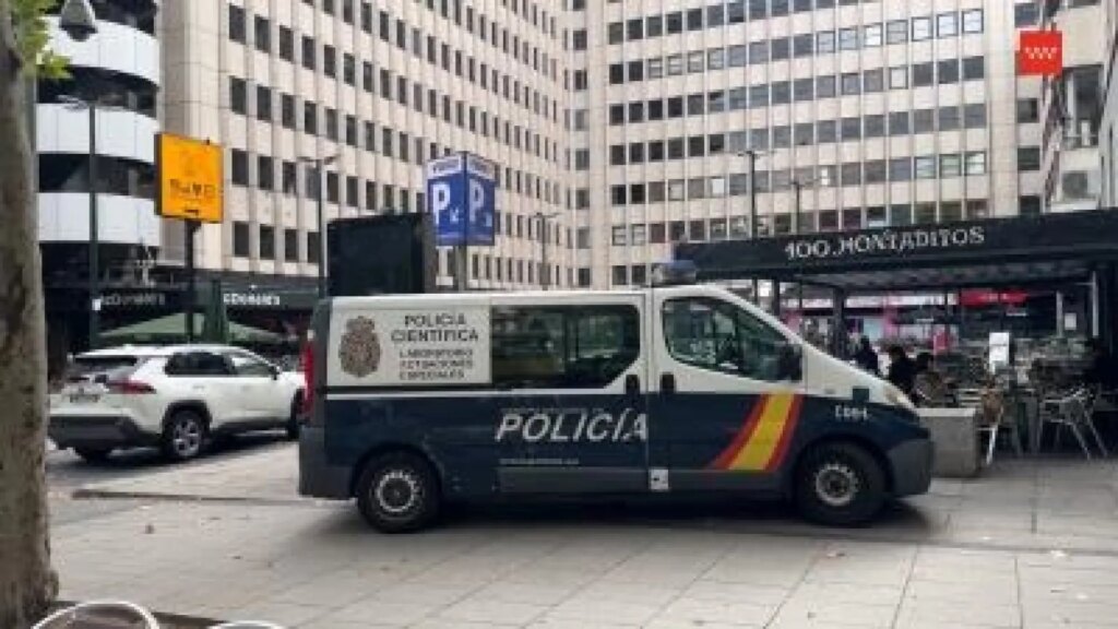 La autopsia descarta la muerte violenta de la mujer boliviana hallada en un piso usado como prostíbulo en Madrid La autopsia descarta la muerte violenta de la mujer boliviana hallada en un piso usado como prostíbulo en Madrid