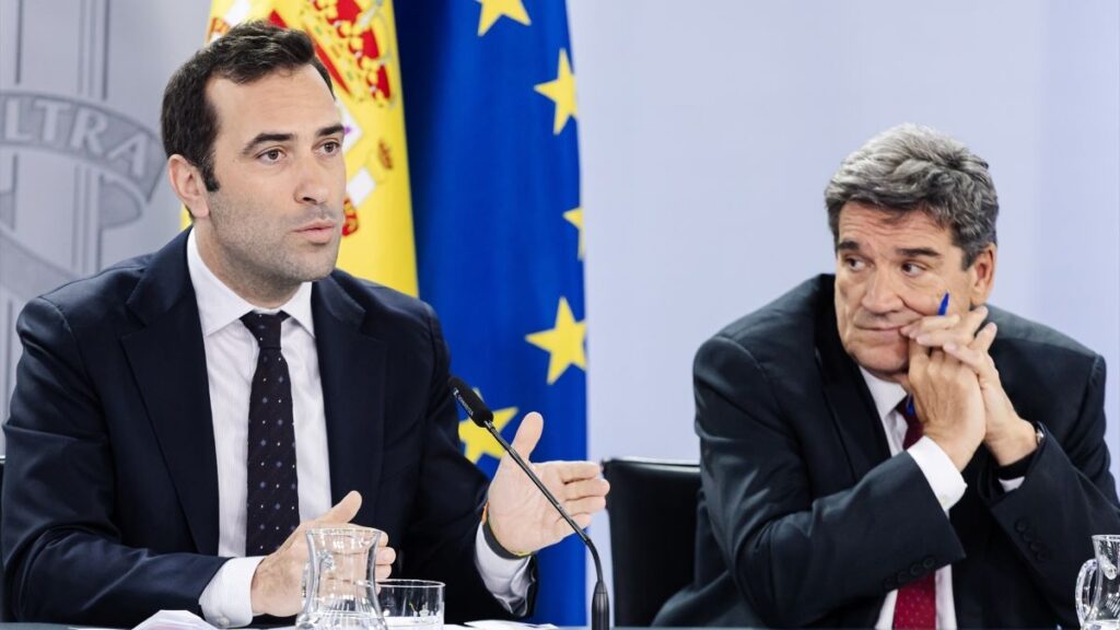 La banca tumba la versión del impuestazo que plantea Escrivá: no fluirá el crédito a pymes La banca tumba la versión del impuestazo que plantea Escrivá: no fluirá el crédito a pymes