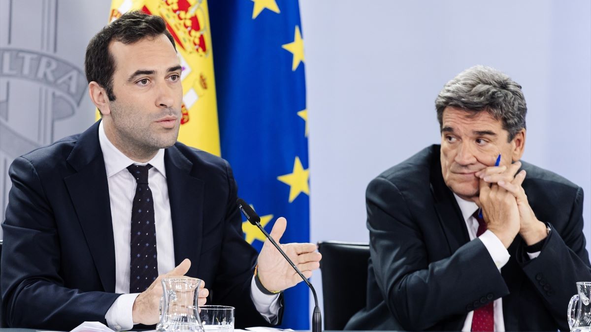 La banca tumba la versión del impuestazo que plantea Escrivá: no fluirá el crédito a pymes La banca tumba la versión del impuestazo que plantea Escrivá: no fluirá el crédito a pymes