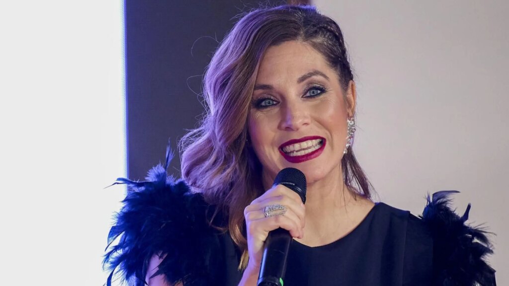 Leire Martínez reaparece en un desfile de peluquería de novias días después de anunciarse su salida de La Oreja de Van Gogh Leire Martínez reaparece en un desfile de peluquería de novias días después de anunciarse su salida de La Oreja de Van Gogh