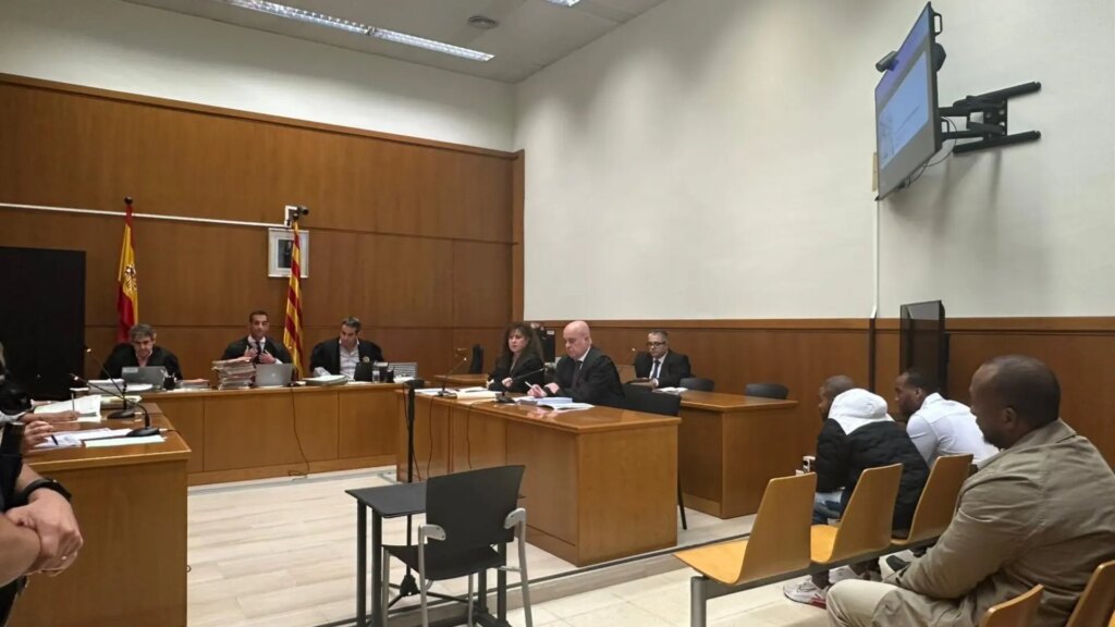 Los acusados del tiroteo en un botellón en Sabadell en el que una embarazada de 8 meses perdió a su bebé reconocen los hechos Los acusados del tiroteo en un botellón en Sabadell en el que una embarazada de 8 meses perdió a su bebé reconocen los hechos