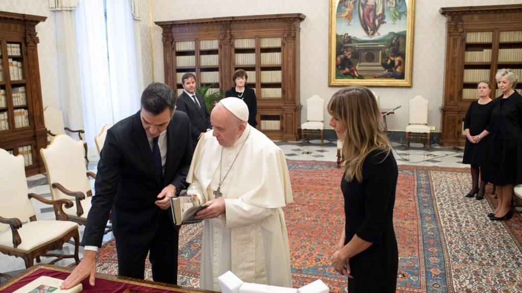 Pedro Sánchez se reunirá con el papa Francisco en el Vaticano este viernes Pedro Sánchez se reunirá con el papa Francisco en el Vaticano este viernes