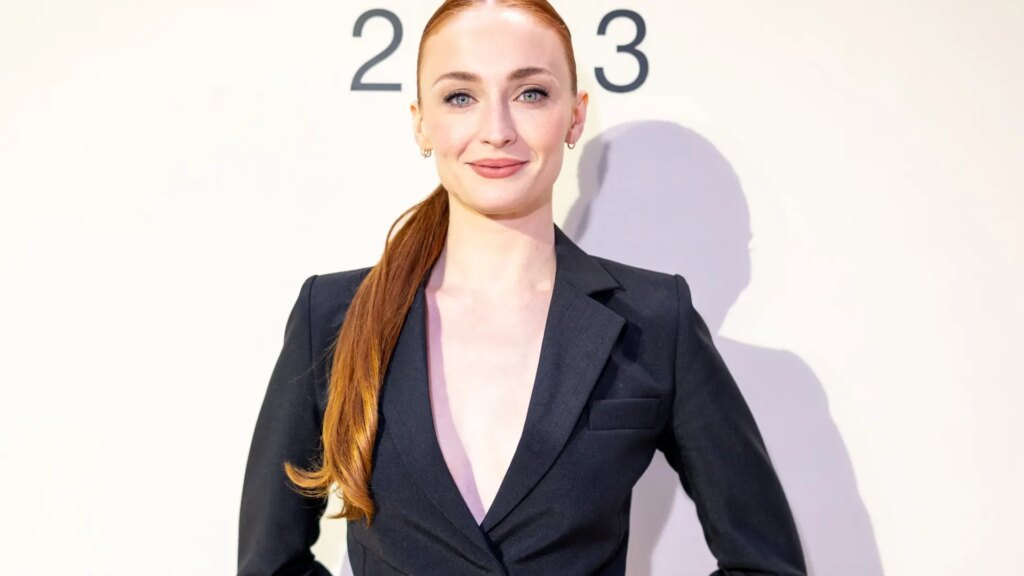 Sophie Turner presume de novio un mes después de su divorcio de Joe Jonas Sophie Turner presume de novio un mes después de su divorcio de Joe Jonas