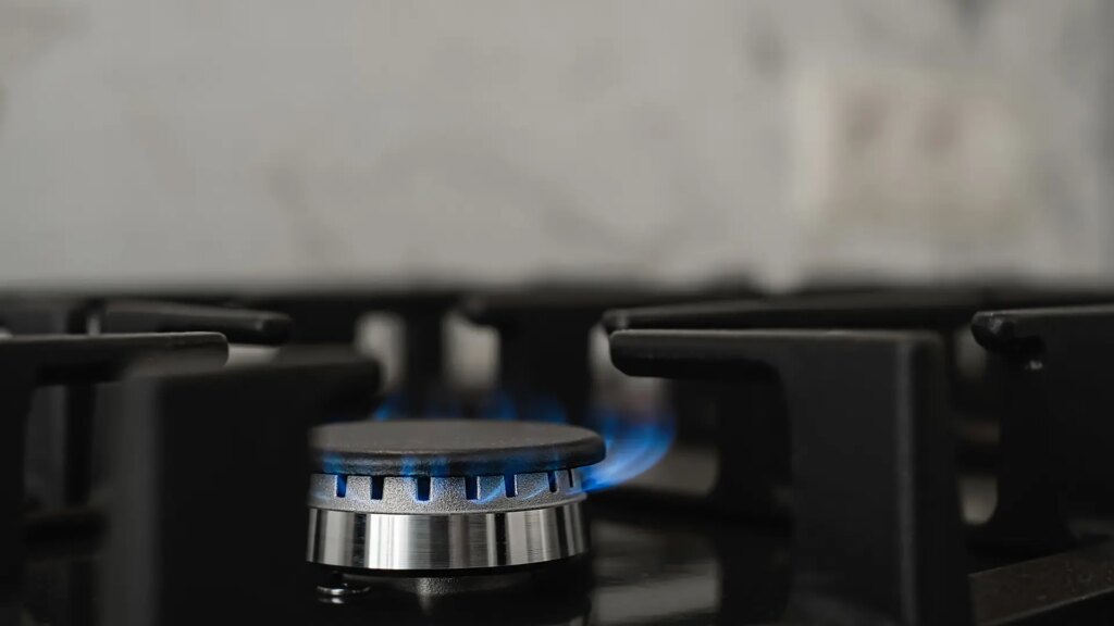 Un hogar medio pagará 66 euros más al año en la factura del gas tras la subida de la tarifa regulada Un hogar medio pagará 66 euros más al año en la factura del gas tras la subida de la tarifa regulada