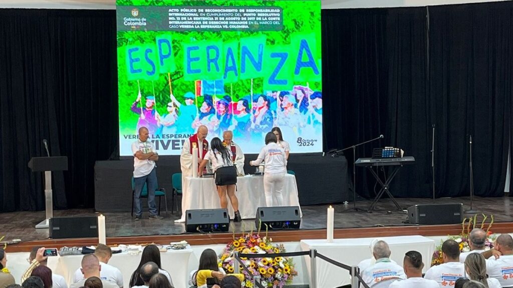 En El Carmen de Viboral se realizó acto de perdón por víctimas de masacre En El Carmen de Viboral se realizó acto de perdón por víctimas de masacre