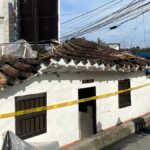 [FOTOS] Evacúan a dos personas por el colapso del techo de una vivienda en Rionegro