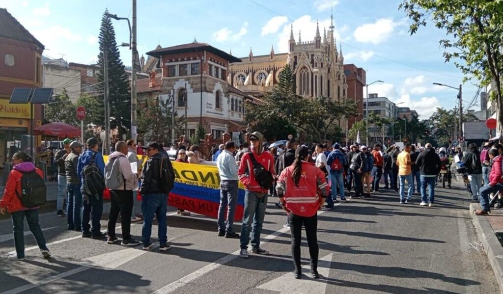 Manifestaciones este sábado 19 de octubre colapsan movilidad de Bogotá Manifestaciones este sábado 19 de octubre colapsan movilidad de Bogotá