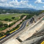 Habitantes de Silvania bloquean vía Bogotá – Girardot Habitantes de Silvania bloquean vía Bogotá – Girardot
