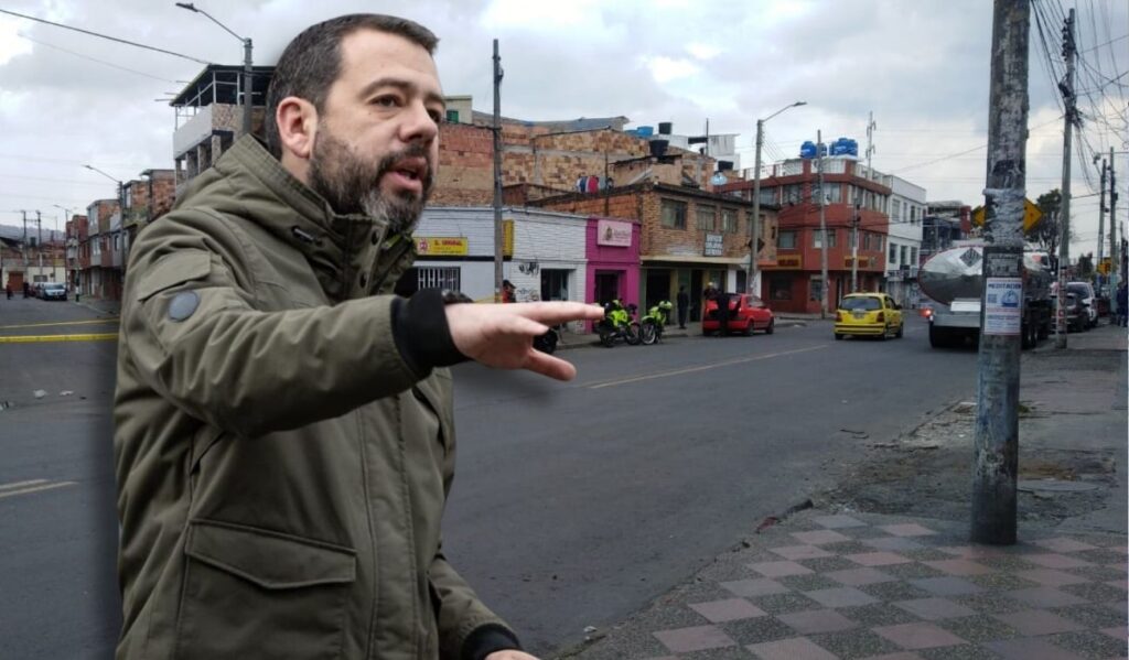 Galán habló sobre el violento robo de camioneta en Bogotá Galán habló sobre el violento robo de camioneta en Bogotá