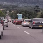 Otra vez la 80 colapso: ciudadanos pierden la paciencia por trancones
