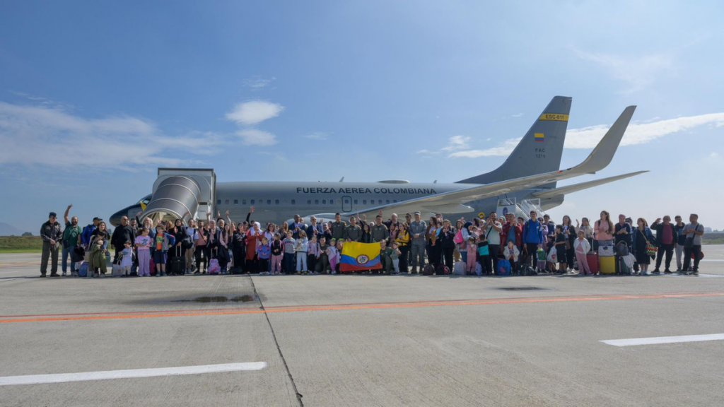 Llegó el segundo vuelo humanitario con los colombianos de Líbano
